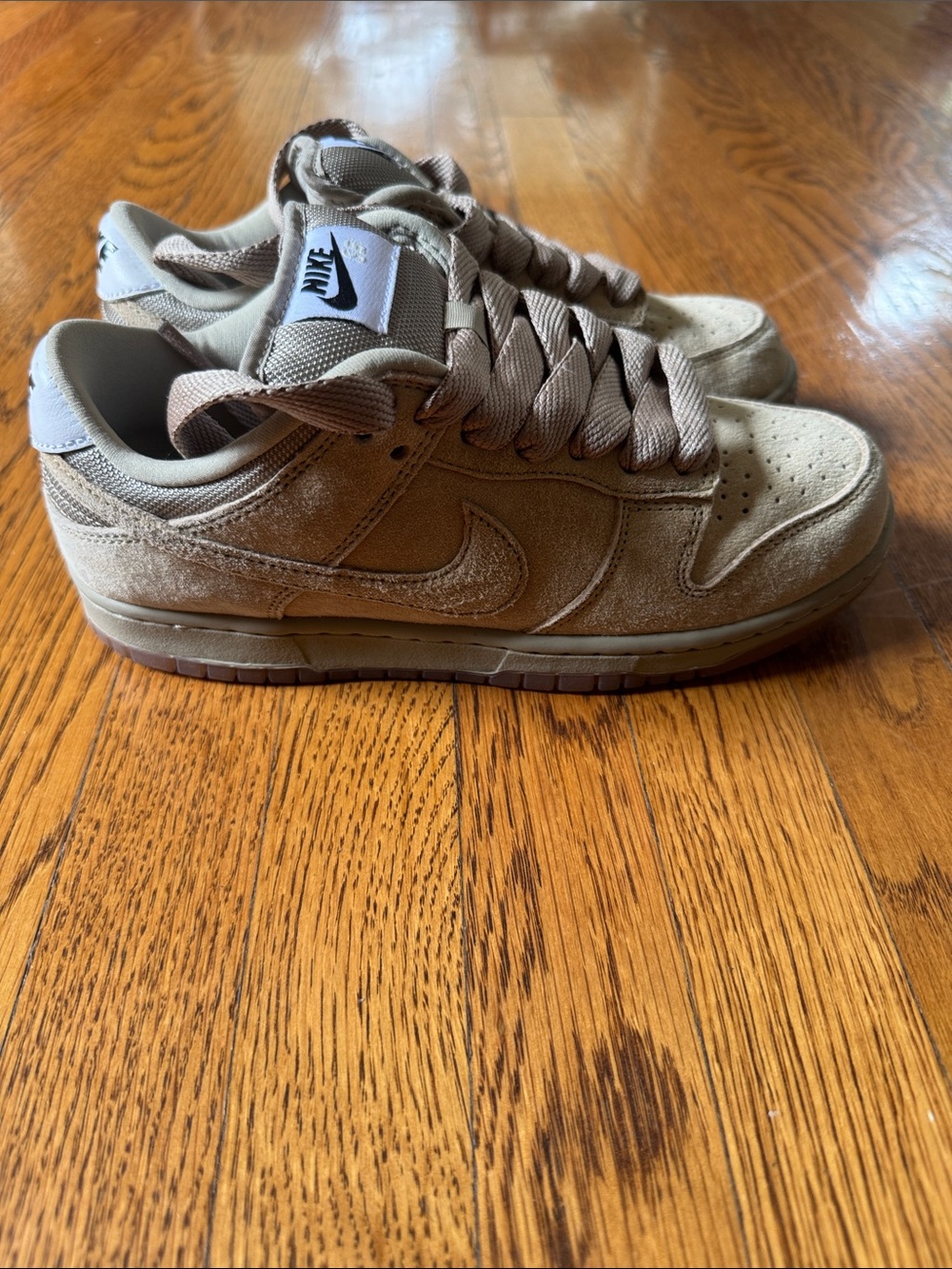 Kids Men’s Low-Top Suede Sneakers in Tan